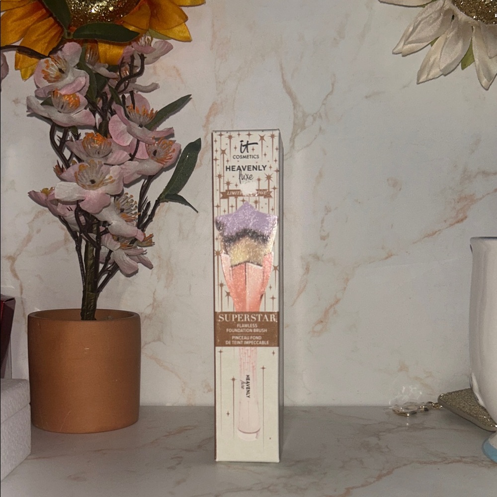 it Cosmetics Heavenly Luxe LIMITED EDITION Superstar Flawless Foundation Brush